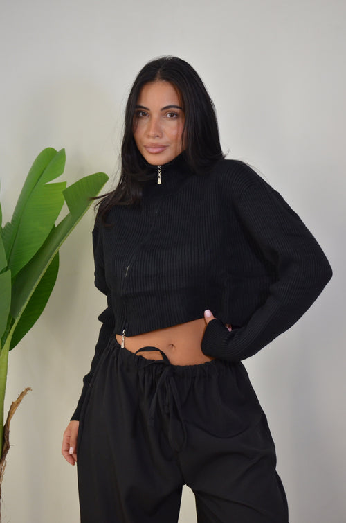 Pull con zip trasversale