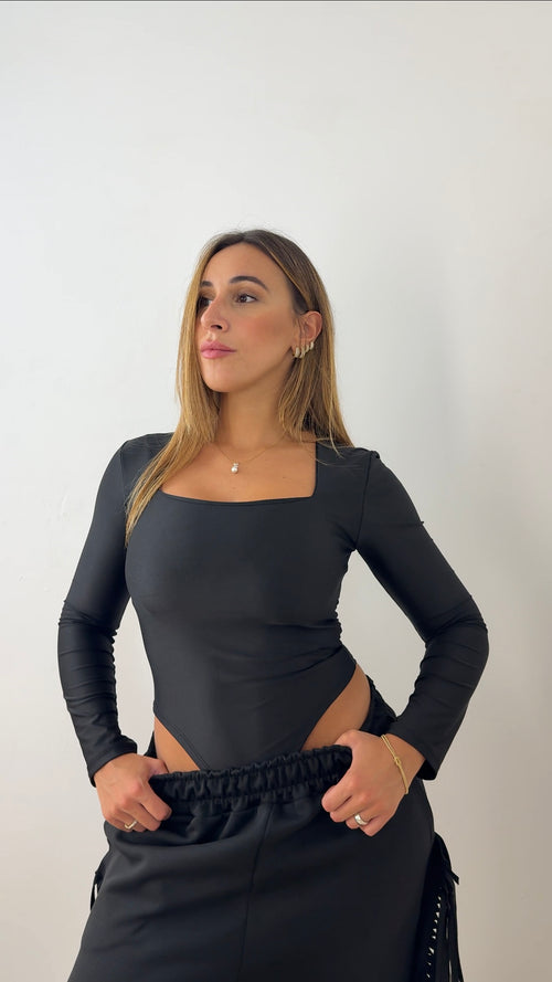 Body scollo quadrato low-cost