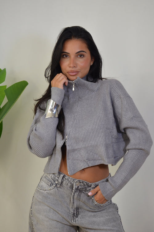 Pull con zip trasversale