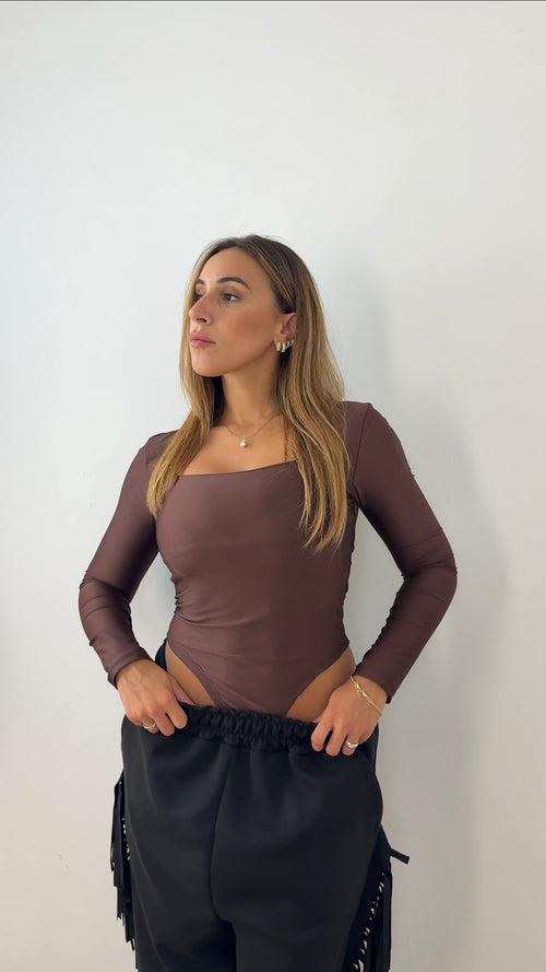 Body scollo quadrato low-cost