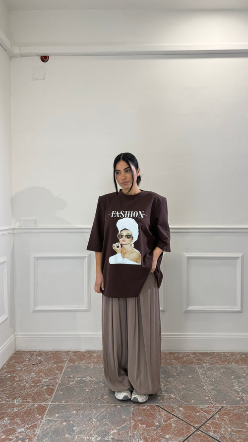 T-Shirt Fashion Icon Marrone