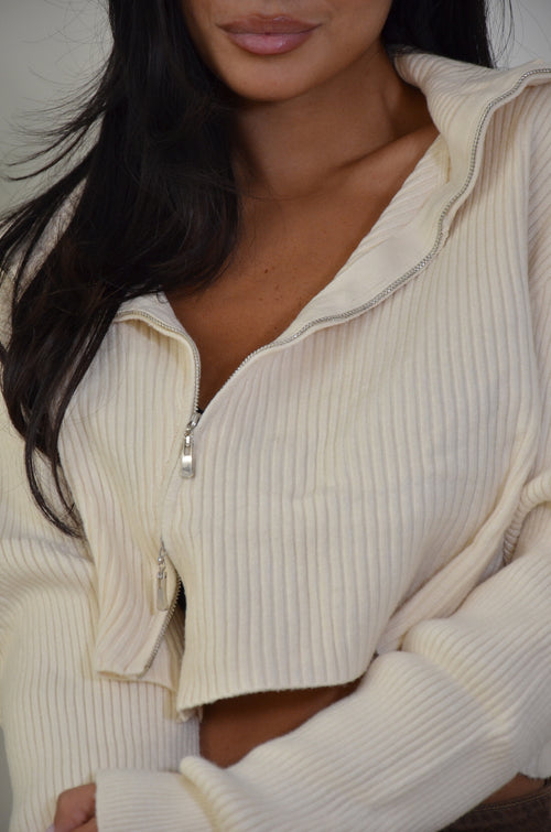 Pull con zip trasversale