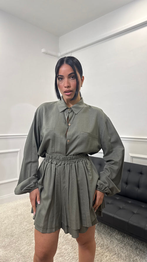Coordinato Maila in simil lino verde militare
